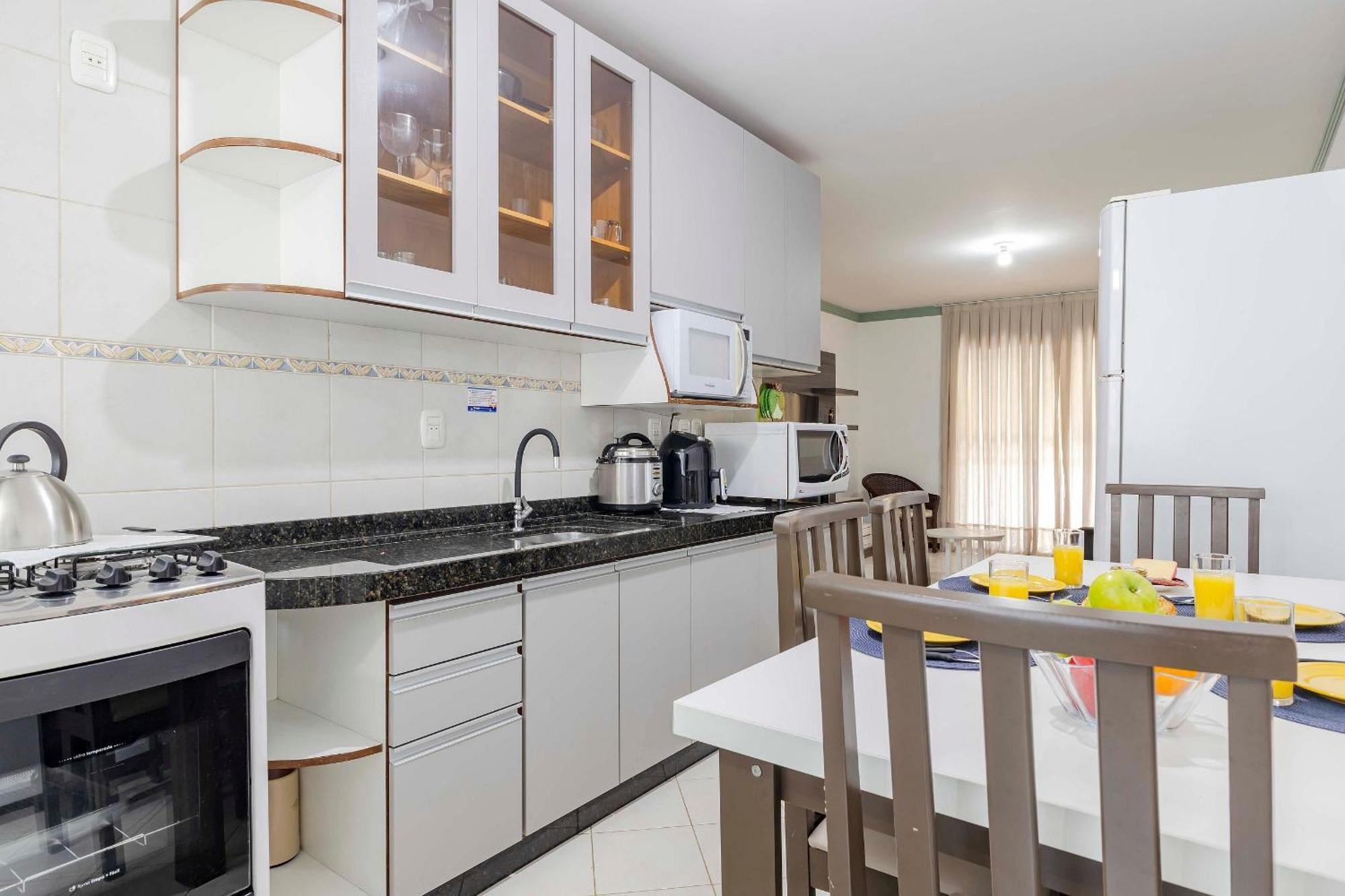 Apartamento A Poucos Passos Da Praia Da Conceicao Bombinhas Luaran gambar